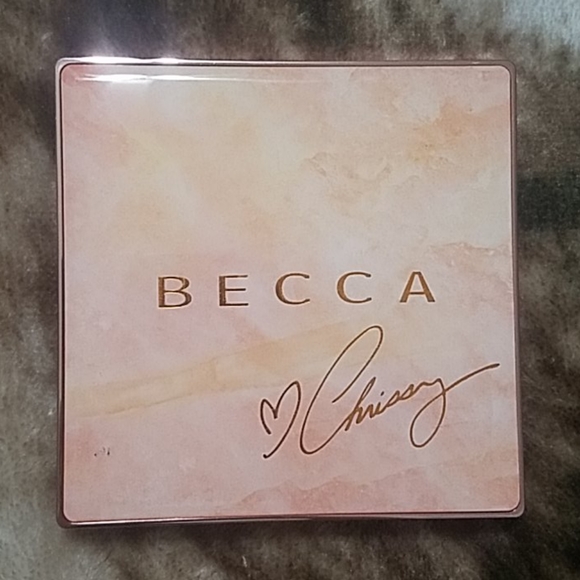 BECCA Other - BECCA X Chrissy Teigen Glow Face Palette